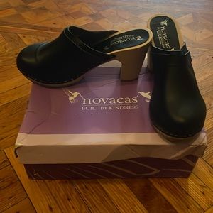 Novacas Adelle new never worn